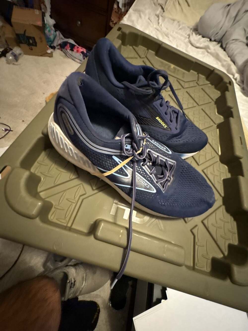 Brooks Adrenaline GTS 22 Size 10.5 Blue Running Shoes